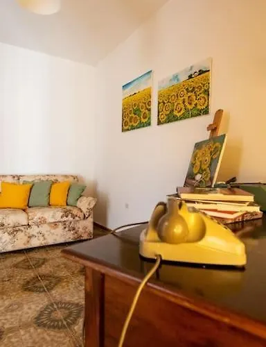 Casa de Férias Dimora Del Pittore, Usellus