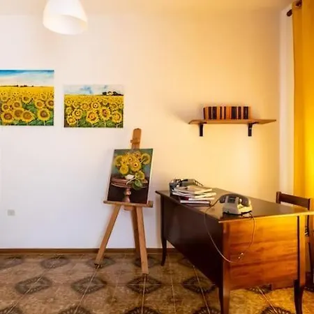 Dimora Del Pittore, بيت للعطل Usellus