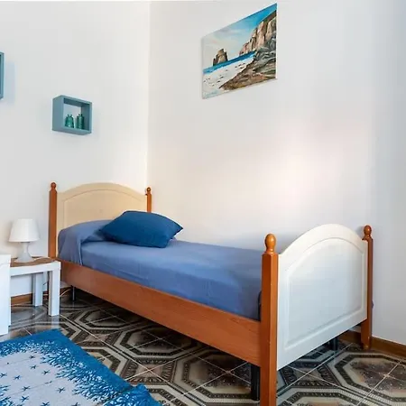 Dimora Del Pittore, * Usellus